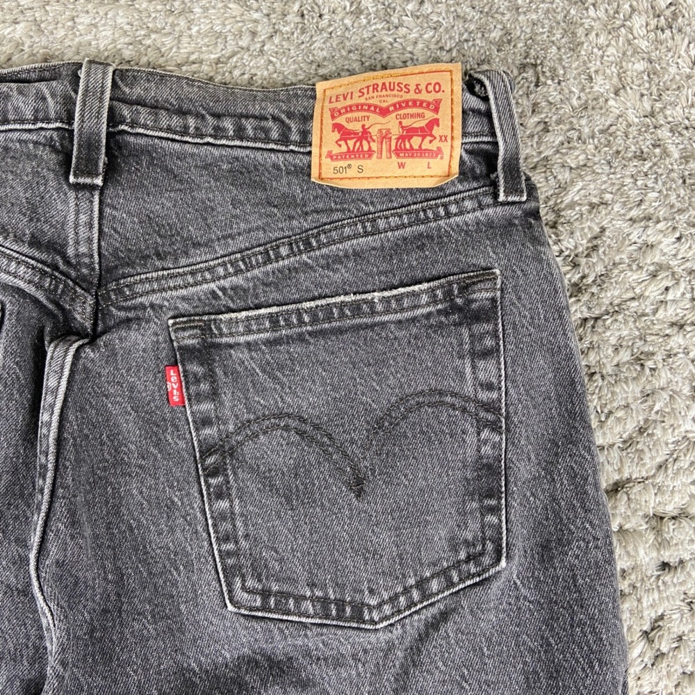 Levis 501 Skinny Jeans Womens 28x28 Black Denim Raw Hem Button Fly High Rise